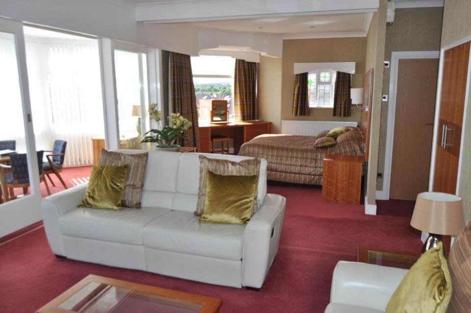 Expanse Hotel South Cave Quarto foto